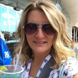 Meet your Posher, Polly